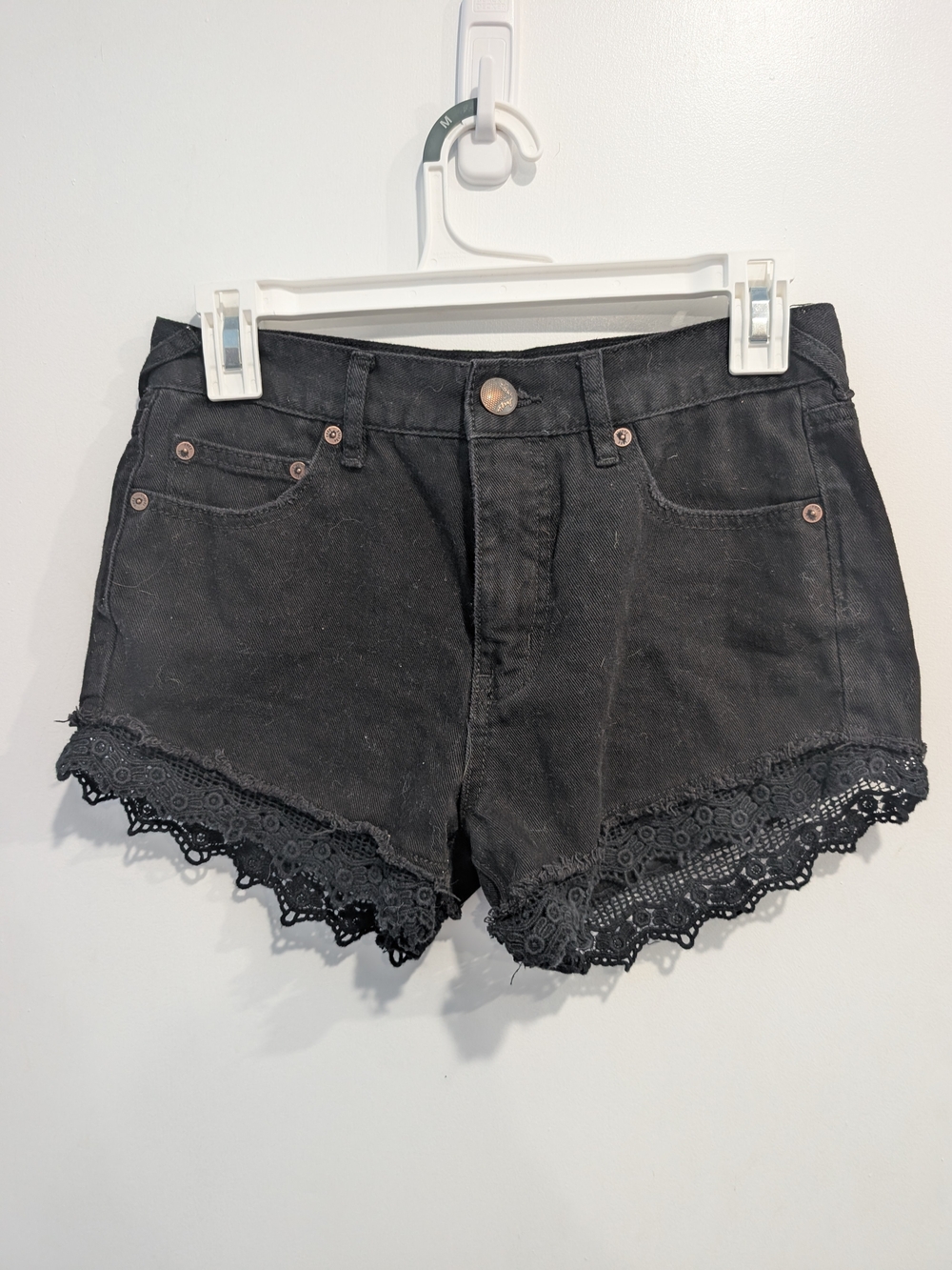 Free People Daisy Chain Crochet Lace Hem Women’s Shorts Black Size 25